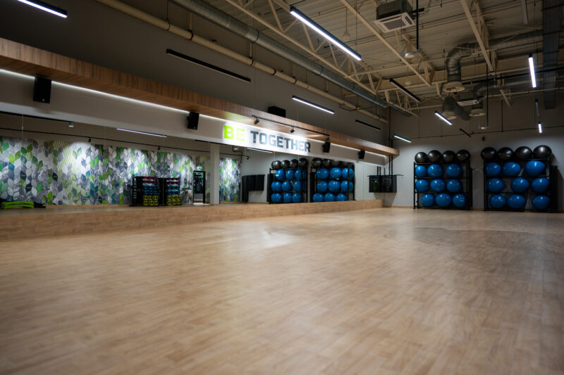 Фітнес-зал для групових занять у Well Fitness Piaseczno