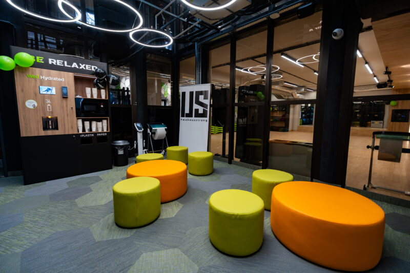 Зона релаксації - комфортне місце для відпочинку після тренування Зона відпочинку та відновлення після тренування