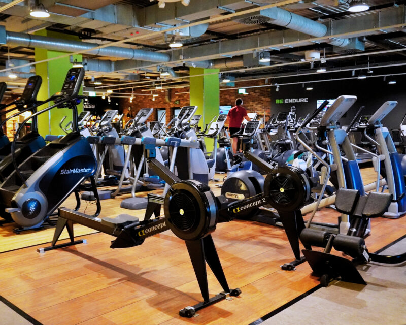 інтер'єр тренажерного залу варшава волоська well fitness