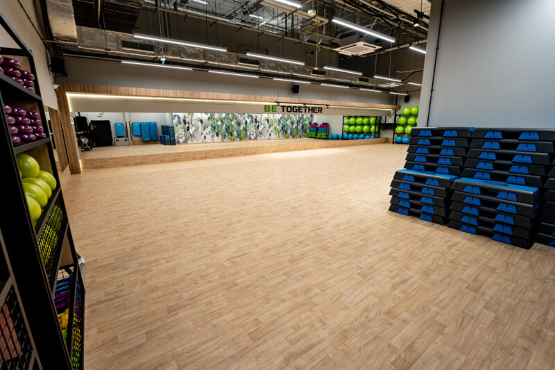 Атмосферний фітнес-зал для групових занять