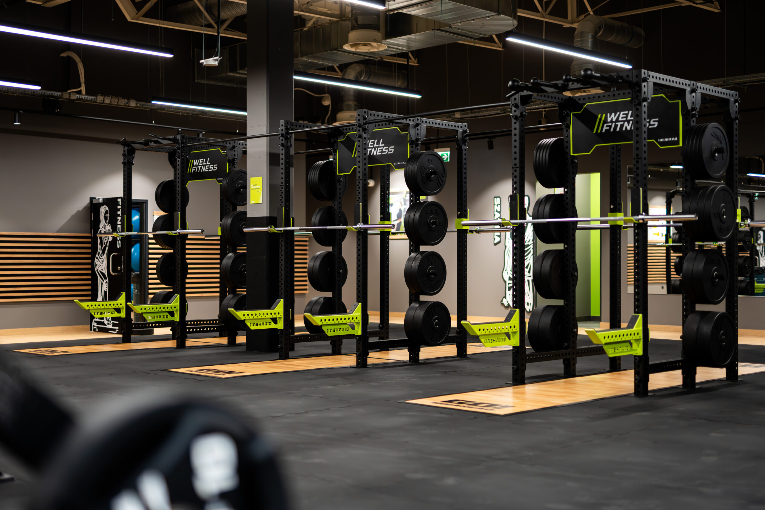 Інтер'єр нещодавно відкритого тренажерного залу Well Fitness у П'ясечно