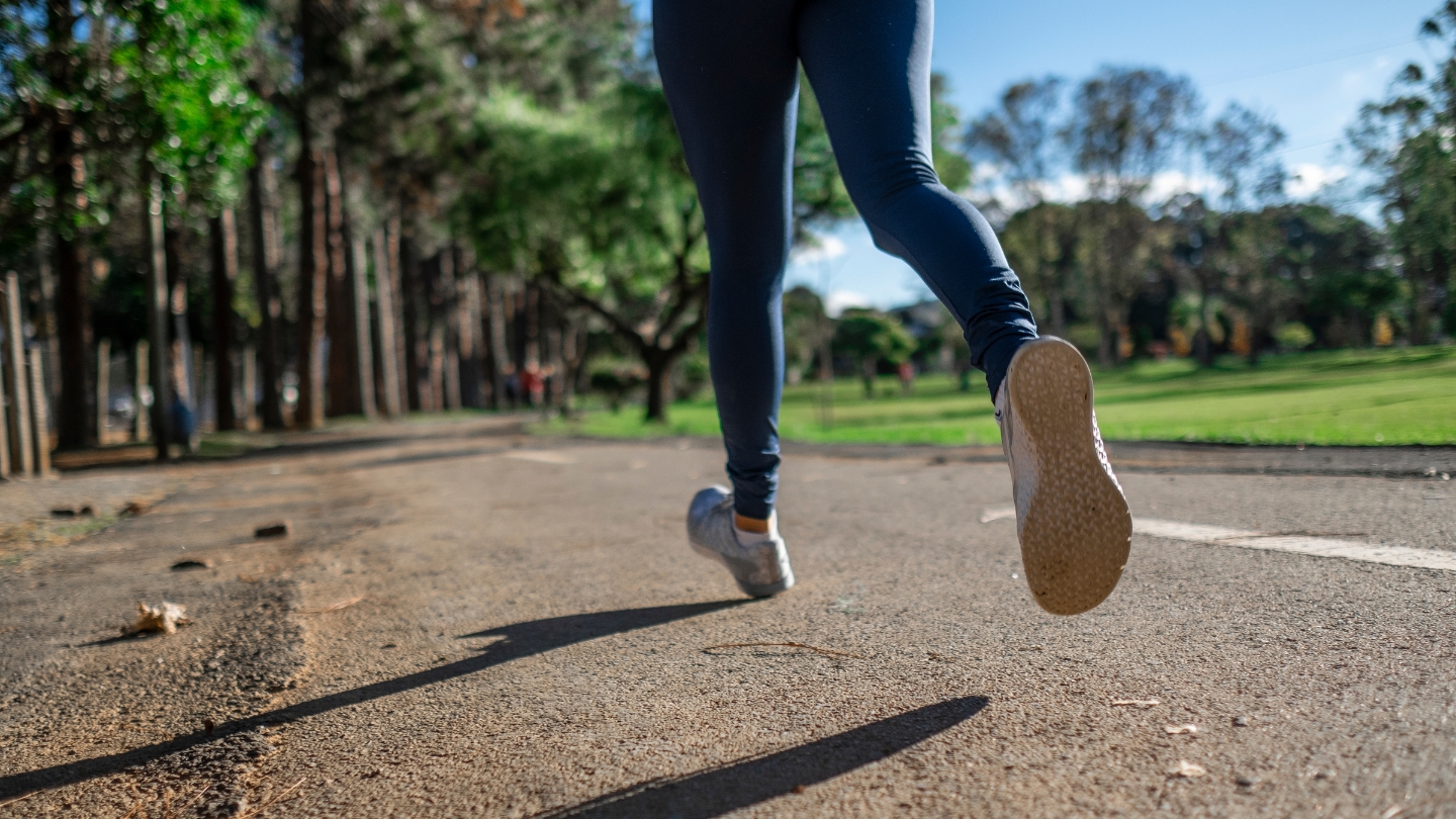 Trening na świeżym powietrzu czy siłownia?